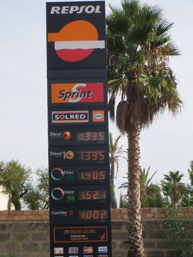 Centauro rent a car Palma de Mallorca, Spanien, REPSOL Tankstelle in Palma–Valldemosa pk. 8,6