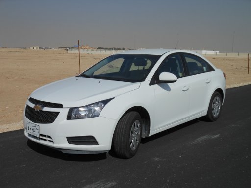 Chevrolet Cruze im Dezember 2011, Ansicht von vorne / Seite