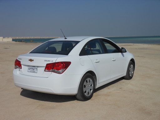 Chevrolet Cruze im Dezember 2011, Ansicht von hinten / Seite