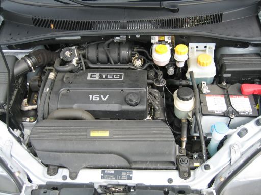Sixti Chevrolet GM Daewoo Rezzo Tacuma im Juni 2006, 1.6 Liter Benziner Motorraum