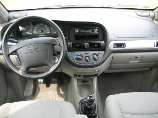 Sixti Chevrolet GM Daewoo Rezzo Tacuma im Juni 2006, Innenraum Fahrer und Beifahrer