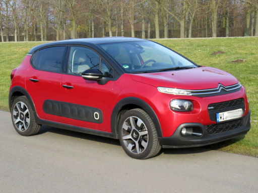 Citroën C3 PureTech 82 Feel, Ansicht von vorne / Seite