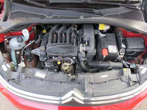 Citroën C3 PureTech 82 Feel, 1.2 Liter 3 Zylinder Motorraum