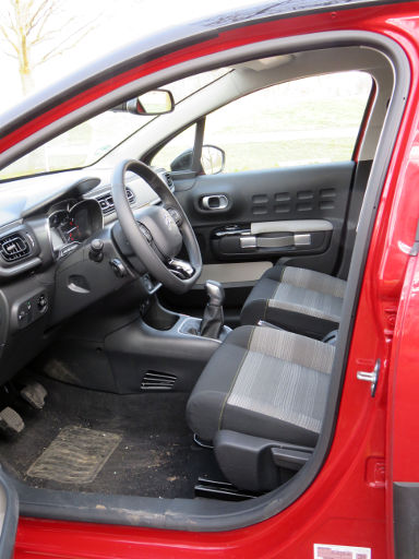 Citroën C3 PureTech 82 Feel, Innenraum Fahrer– und Beifahrer