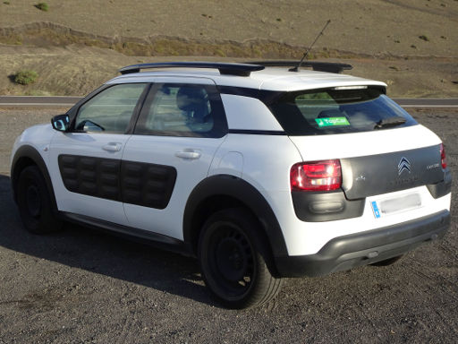 Citroën C4 Cactus PureTech 82 Feel, Ansicht von hinten / Seite