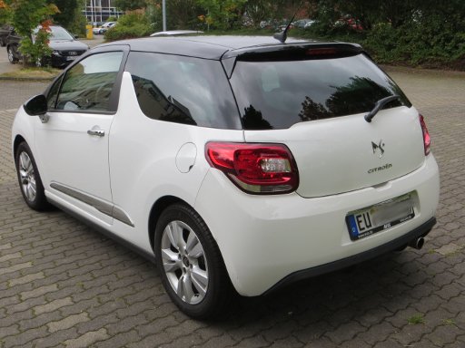 Citroën DS3 1.6 Liter Benziner im August 2014, Ansicht von hinten / Seite