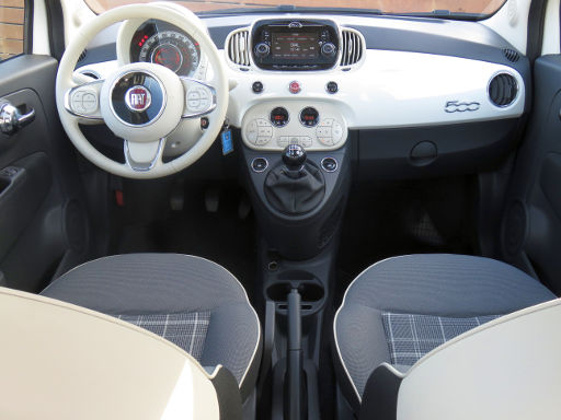 Fiat 500 1.2 Liter Modelljahr 2017, Armaturenbrett / Innenraum