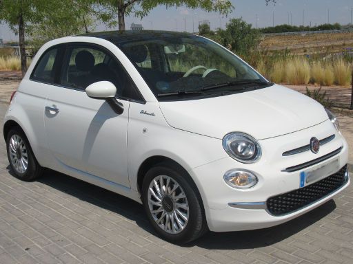 Fiat 500 Hybrid Dolcevita, Ansicht von vorne / Seite