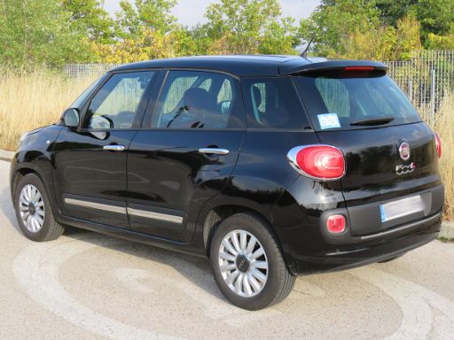 Fiat 500L 1.3 Liter Diesel, Ansicht von hinten / Seite