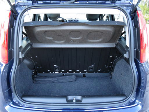 Fiat Panda Typ 312 Modelljahr 2017, 1.2 Liter, Kofferraum mit Notrad unter der Abdeckung