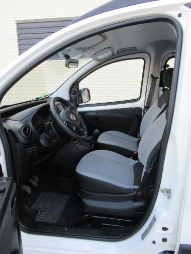 Fiat Qubo 1.3 16V Multijet, Innenraum Fahrer- und Beifahrer