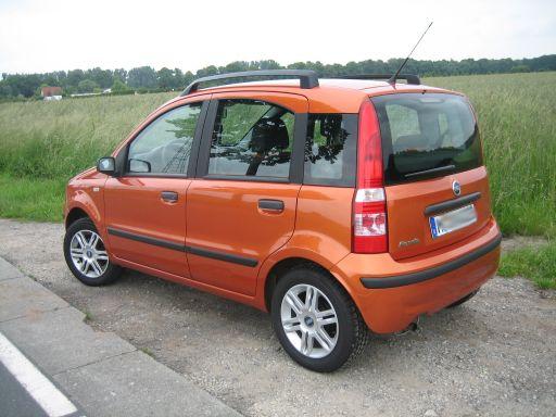 Fiat Panda Benziner im Juni 2007, Ansicht von der Seite / hinten