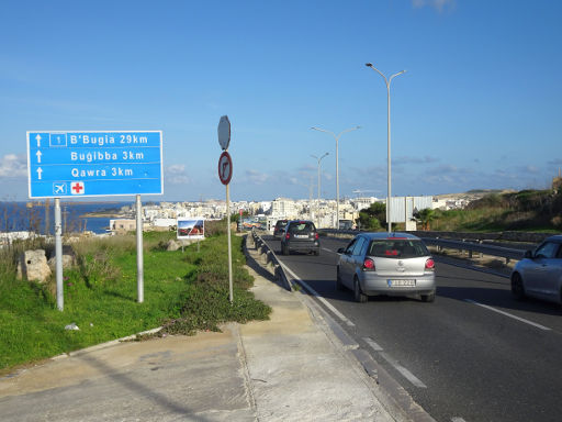 First Car Rental, Malta, zweispurige Straße Richtung Qawra