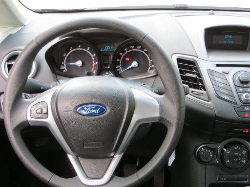 Ford Fiesta 1,0 l 48 kW Benzinmotor, Drehzahlmesser, Tankanzeige, Kilometerstand und Geschwindigkeitsmesser
