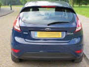 Ford Fiesta 1,0 l 48 kW Benzinmotor, Modelljahr 2013, Ansicht von hinten