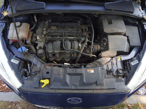 Ford Focus Turnier 1.6 Liter 63 kW 5 Gang Schaltung, Modelljahr 2015, 1,6 l Motor, Motorraum