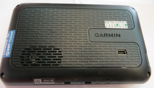 Garmin nuvi(R) 40, Navigation, Rückseite mit Lautsprecher und Stromanschluss