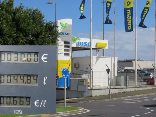 DISA Spanien, DISA Tankstelle in der Avenida Libertad, 38108 La Laguna