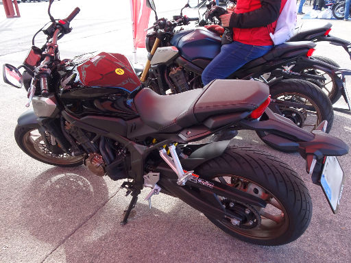 Honda CB650R Neo Sports Café 35 kW, Ansicht von der linken Seite