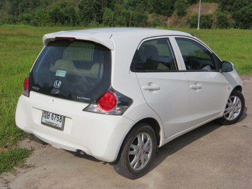 Honda Brio V im November 2013, Ansicht von hinten / Seite