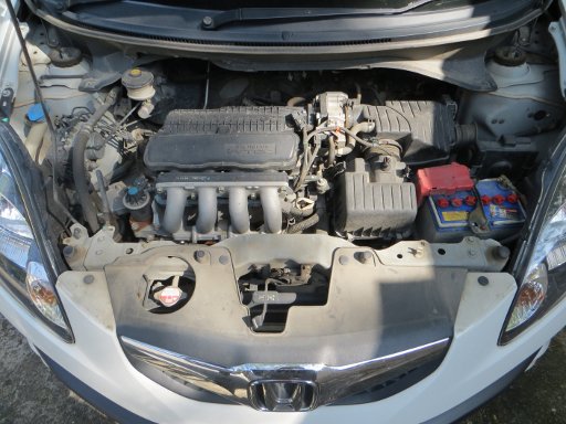 Honda Brio V im November 2013, 1.2 Liter Benziner Motorraum