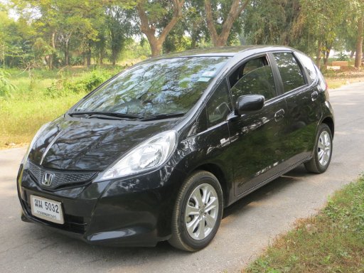 Honda Jazz V im Januar 2014, Ansicht von vorne / Seite