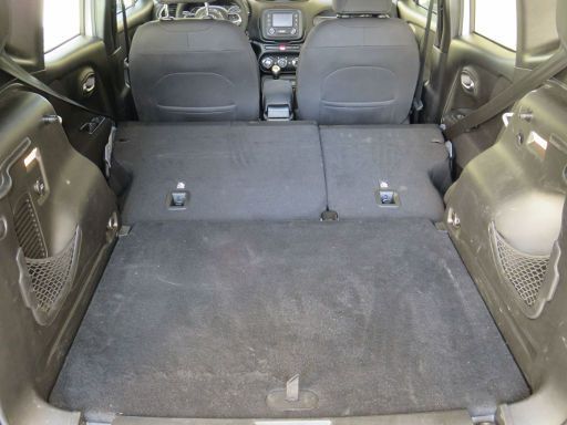 Jeep® Renegade, Kofferraum mit geteilt umklappbaren Rückenlehnen