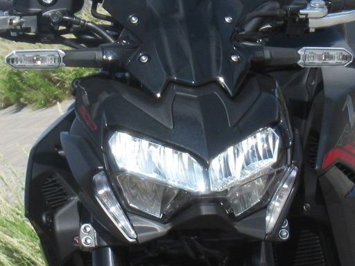 Kawasaki ZR900F, 92 kW, Scheinwerfer und Fahrtrichtungsanzeiger