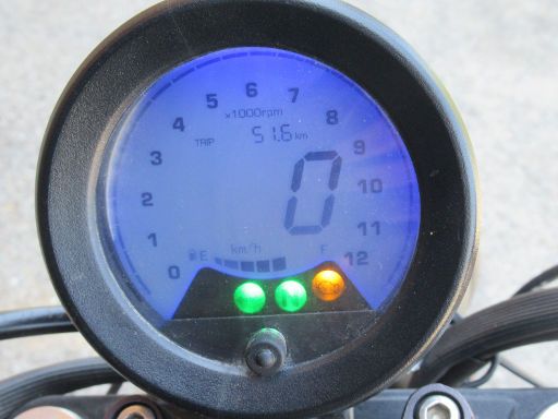 Keeway K-LIGHT 125, LCD Instrumente, Drehzahlmesser, Gesamtkilometer und Tageskilometeranzeige, Geschwindigkeitsmesser, Tankinhalt, Neutral, Blinker und Motorkontrolleuchte