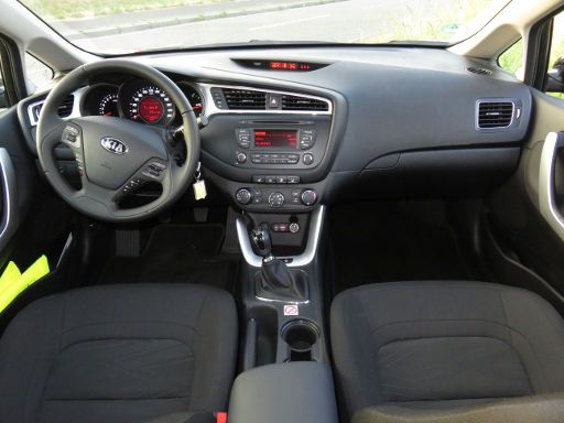 Kia cee’d 1.4, Armaturenbrett