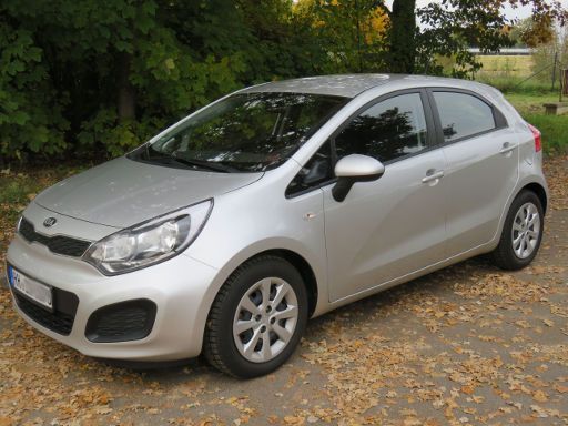 Kia Rio UB 1.4, Ansicht von vorne / Seite