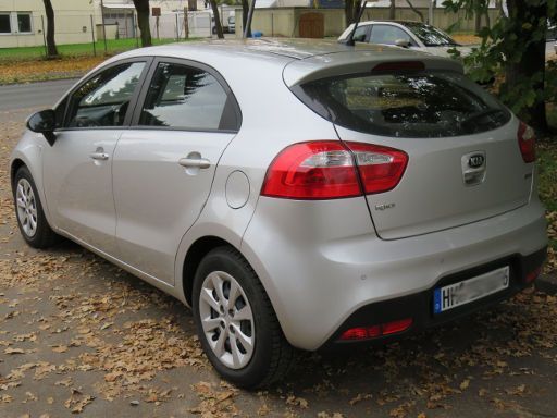 Kia Rio UB 1.4, Ansicht von hinten / Seite