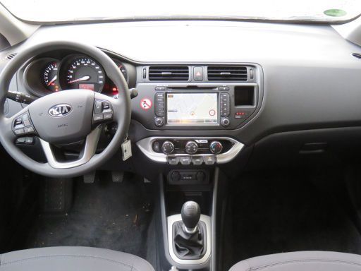 Kia Rio UB 1.4, Armaturenbrett