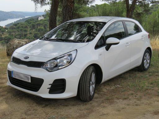 Kia Rio UB 1.2, Ansicht von vorne / Seite