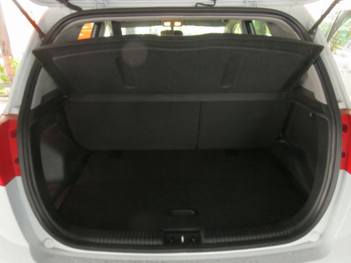 Kia Venga YNS 1.4, 5 Gang Schaltung, Kofferraum mit geteilt umlegbaren Sitzlehnen