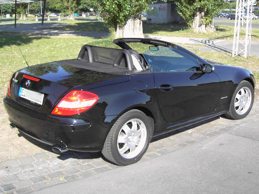 Mercedes-Benz R 171 SLK 200, Ansicht von hinten / Seite mit geöffneten Dach