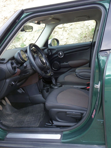 MINI Cooper D, 5-Türer, Innenraum Fahrer– und Beifahrer