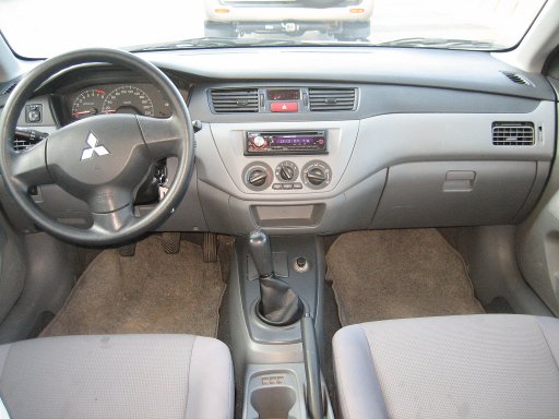 Dollar Rent A Car Mitsubishi Lancer GL 1300 Benziner, Armaturenbrett