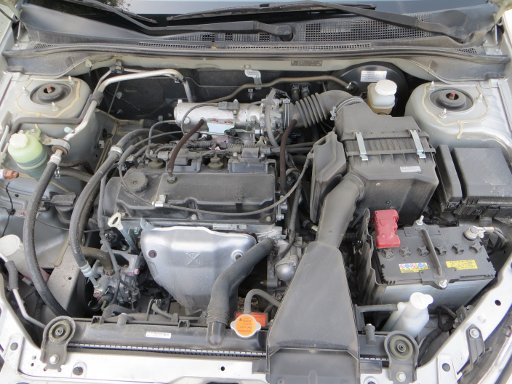 Mitsubishi Lancer 1.3 Automatikgetriebe im April 2013, 1.2 Liter Benziner Motorraum