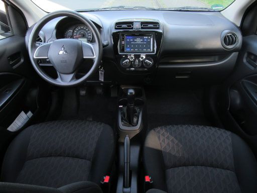 Mitsubishi Space Star, Armaturenbrett / Innenraum
