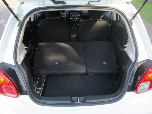 Mitsubishi Space Star, Kofferraum mit geteilt umklappbarer Rücksitzlehne