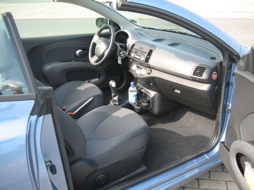 Nissan Micra CC Coupe Cabrio, Einstieg Innenraum