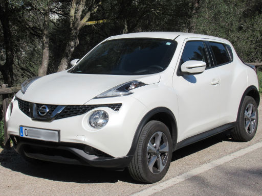 Nissan Juke, F15 A A12, 1.6 Liter Xtronic, Ansicht von vorne / Seite