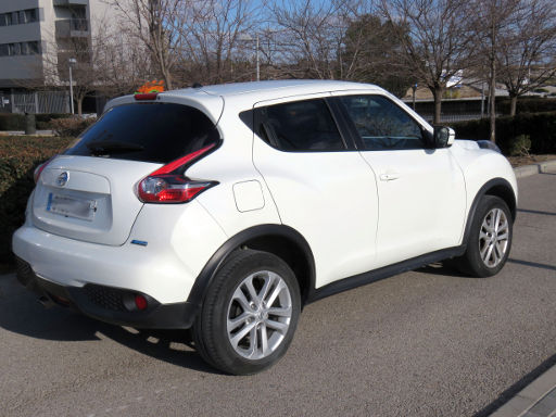 Nissan Juke, F15 D D0 1.5 Liter dCi, Ansicht von hinten / Seite