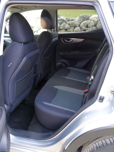 Nissan Qashqai, J11, 1.3 Liter DIG-T, Innenraum Rücksitzbank