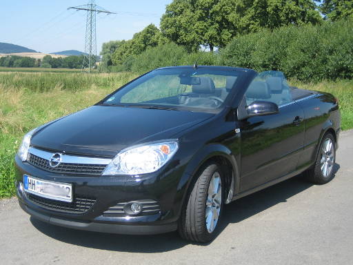 Opel Astra Cabriolet Twin Top 1,8 l 103 kW Benzinmotor, Modelljahr 2007, Ansicht offen von der Seite / vorne