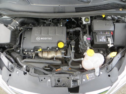 Opel Corsa 1,4 l 64 kW Benzinmotor, Modelljahr 2013, Motorraum