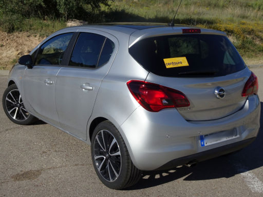 Opel Corsa 1,4 l 66 kW D14XEL Ottomotor, Modelljahr 2018, Ansicht von der Seite / hinten