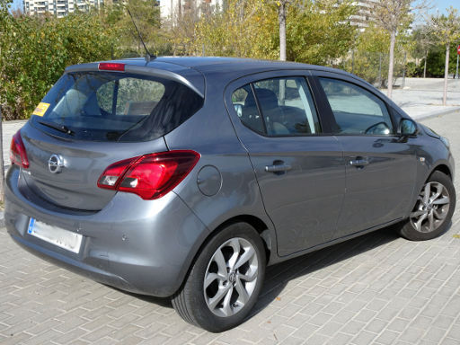 Opel Corsa 1,4 l 66 kW D14XEL Ottomotor, 120 Jahre, Modelljahr 2019, Ansicht von der Seite / hinten