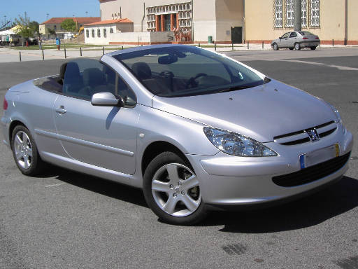 Peugeot 307 CC, Ansicht geöffnetes Dach von vorne / Seite